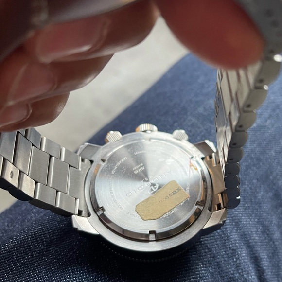 Watch - Picture 7 of 9